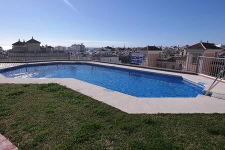 Amplio Apartamento Con Piscina Cerca De La Playa Nerja Kültér fotó